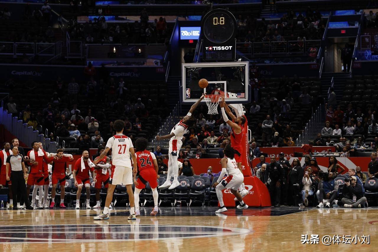 休斯敦火箭训练开放日，清晨绝杀压哨引欢呼，中超在即，球队文化再被提及的简单介绍-开云体育app