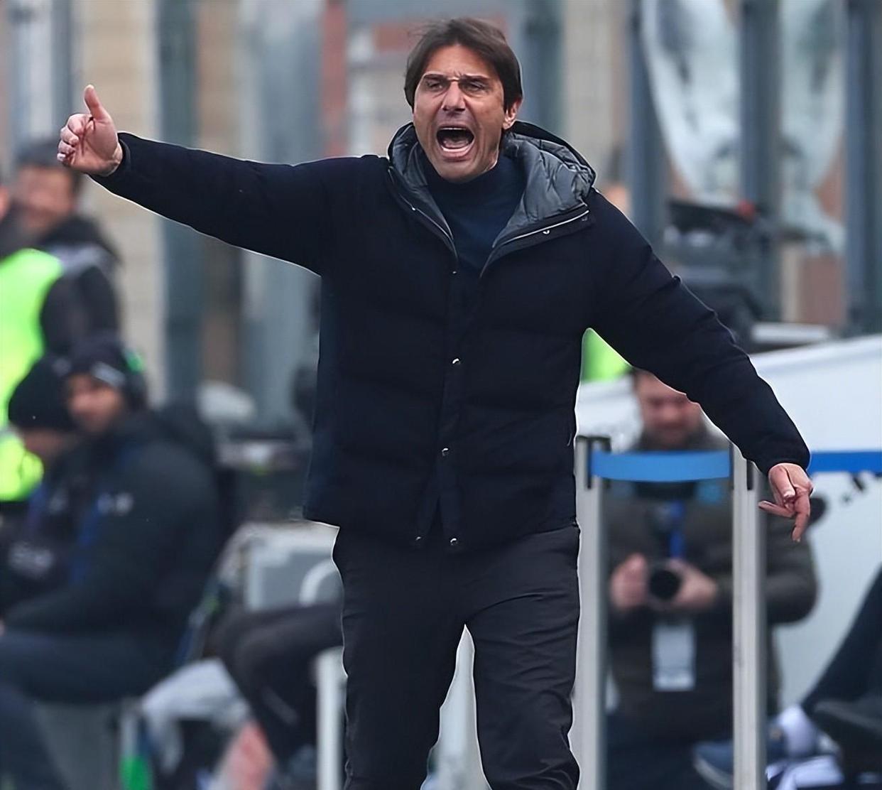 那不勒斯发布备战花絮；赛后远射贴柱；意大利杯任务艰巨；更衣室氛围转暖的简单介绍-开云娱乐