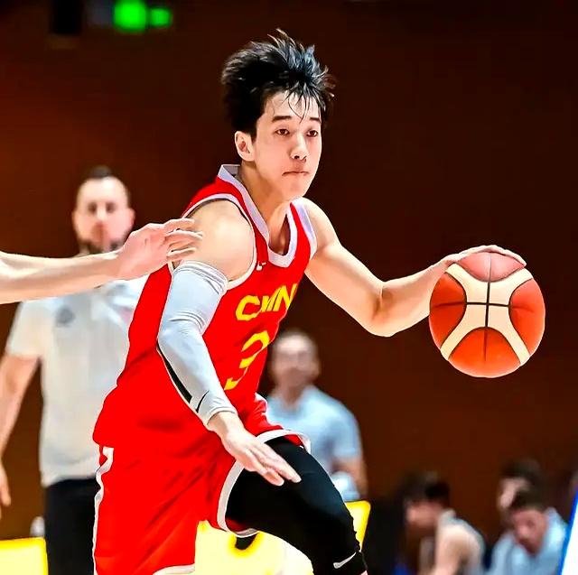 全明星赛赛程吃紧,广东宏远赛前复出首秀,目标明确,训练强度明显提升(安赛龙比赛回放) 全明星赛赛程吃紧,广东宏远赛前复出首秀,目标明确,训练强度明显提升(安赛龙比赛回放)